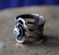 Перстень в афганском стиле, сделанный из детали старого хазарейского браслета. А