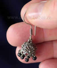 Сережка с агатовыми бусинами Турция (?), 20-21 вв.