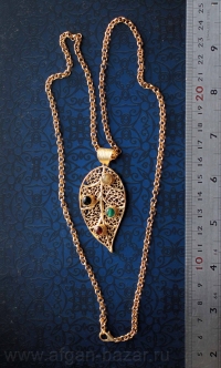 Кулон на цепочке в форме узора Бута или Boteh. Турция, современная работа