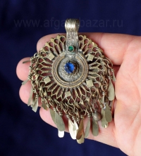 Подвеска-амулет. Афганистан или Пакистан, племена Кучи, 20 в. Подвеска-амулет. Афганистан или Пакистан, племена Кучи, 20 в.