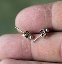 Серьги-гвоздики Индия, начало 21 в.