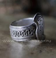 Старинный туркменский племенной перстень-амулет с символическим изображением зме