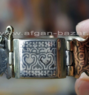 Афганский браслет с чернью, растительным орнаментом и изображением герба Афганис