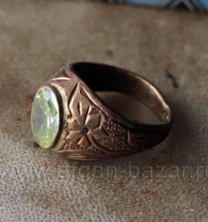 Винтажный перстень с фианитом. Афганистан или Пакистан, 20 в. Винтажный перстень с фианитом. Афганистан или Пакистан, 20 в.