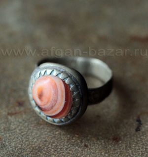 Афганское племенное кольцо со старым агатом. Афганистан или Пакистан, племена Ку