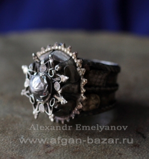 Перстень в кашмирском стиле, выполненный по образцу традиционных  украшений Афга