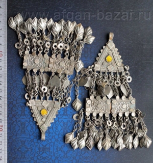 Лот из двух височных подвесок-амулетов. Восточный Афганистан (Газни, Хост) или з