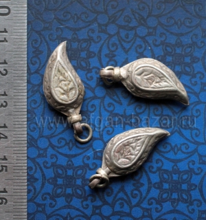 Старая туркменская подвеска "бадамча"- деталь украшения. Афганистан, 20 в.