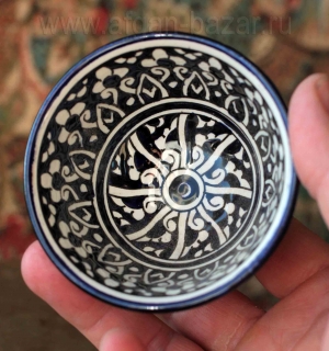 Керамическая чашка с орнаментом Сиях калам. Узбекистан, современная работа