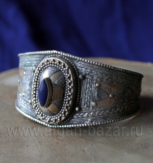 Винтажный афганский браслет с лазуритом. Афганистан, 20-21 в. Винтажный афганский браслет с лазуритом. Афганистан, 20-21 в.