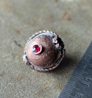 Бусина из меди по мотивам этнических украшений