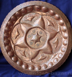 Декоративная тарелка в средневековом стиле. Марокко, современная работа