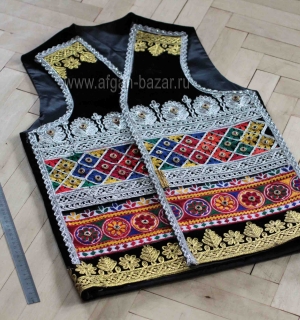 Афганская бархатная жилетка Маскат, расшитая люстром и зеркальцами-шиша. Афганис