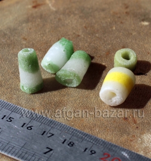Африканские стеклянные бусины Кробо - African Ghana Krobo Beads. Лот из пяти бус