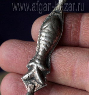 Соединительный элемент-коннектор в виде рыбы, часть колье. Афганистан, народност
