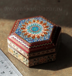 Деревянная шкатулка с инкрустацией "Хатам" с миниатюрной росписью. Иран, Исфахан