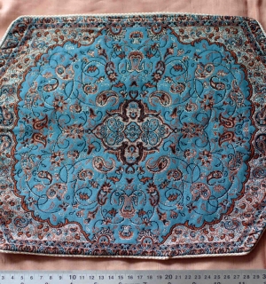 Расшитая салфетка с персидским орнаментом