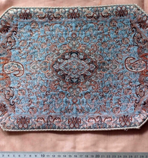 Расшитая салфетка с персидским орнаментом. Иран, современная работа