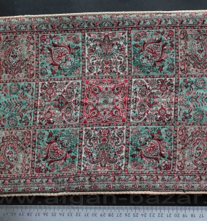 Расшитая салфетка с персидским орнаментом. Иран, современная работа