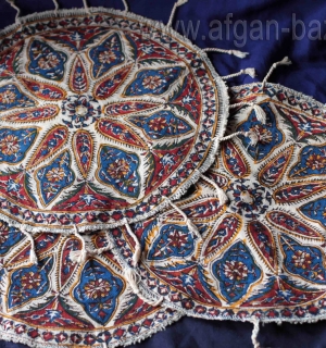 Декоративная салфетка с традиционным иранским набойным орнаментом "Каламкар" Декоративная салфетка с традиционным иранским набойным орнаментом "Каламкар"