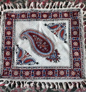 Декоративная салфетка с традиционным иранским набойным орнаментом "Каламкар". Ир