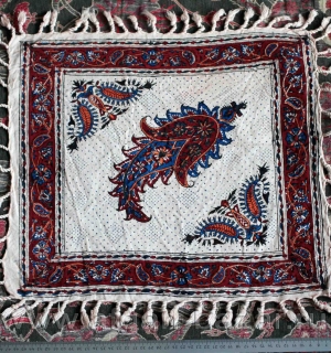 Декоративная салфетка с традиционным иранским набойным орнаментом "Каламкар". Ир