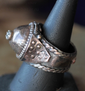 Перстень в кашмирском стиле, выполненный по образцу традиционных  украшений Афга