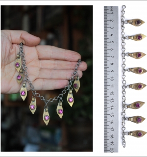 этническая фурнитура для расшивки костюма. Кучи цепи