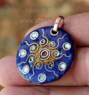Александр Емельянов. кулон "Солнце". Медь, горячая перегородчатая эмаль