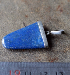 Винтажная подвеска ручной работы с лазуритом. Афганистан или Пакистан, 20-21 вв.