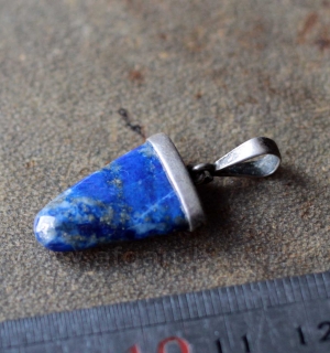 Винтажная подвеска ручной работы с лазуритом. Афганистан или Пакистан, 20-21 вв. Винтажная подвеска ручной работы с лазуритом. Афганистан или Пакистан, 20-21 вв.