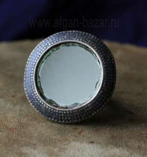Традиционный мультанский свадебный перстень с зеркальной вставкой
