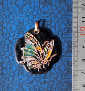 Кулон в китайском стиле с изображением бабочки. Автор - Solus Rex Медь, горячая 