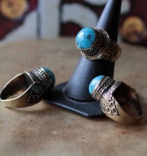 Перстень в иранском стиле с бирюзовой мастикой