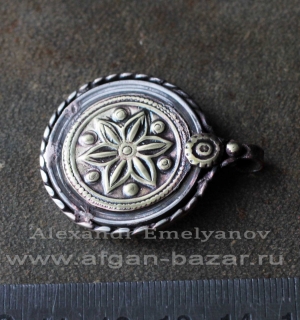 Подвеска по мотивам афганских и индийских племенных украшений. Автор - Александр