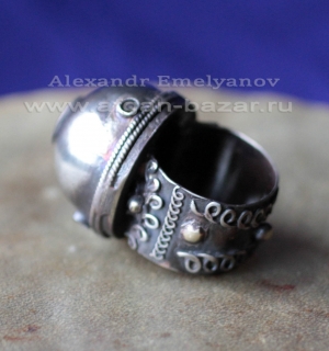 Перстень в туркменском стиле. Выполнен по образцу племенных украшений Туркмении 