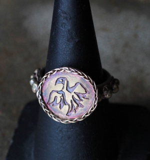 Кольцо с изображением орла по мотивам древнегреческих и древнеримских украшений.