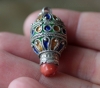 Серебряная подвеска - бусина с перегородчатой эмалью и кораллом. Алжир, Кабилья,