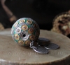 Традиционная марокканская бусина "Тагамут" (Tagamouth) с подвесками - монетами/ 